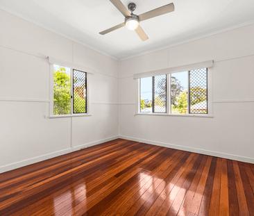 Bright & Spacious 3 Bedroom Home in Location - Photo 3