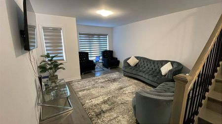 For Lease - 16 Wagon Lane, Barrie, Ontario - Photo 2