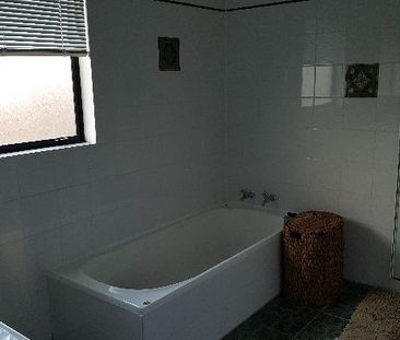 Property Management38b Nor'East Drive, Browns Bay - House for Rent - Photo 6