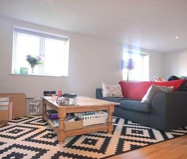 Grove Court, The Bevers, Mortimer Common, Reading, RG7 - Photo 3