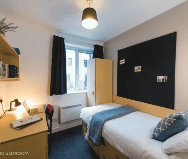 Ensuite Room - Photo 5