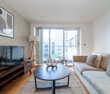 1 Bed Flat, Long Lane, SE1 - Photo 1