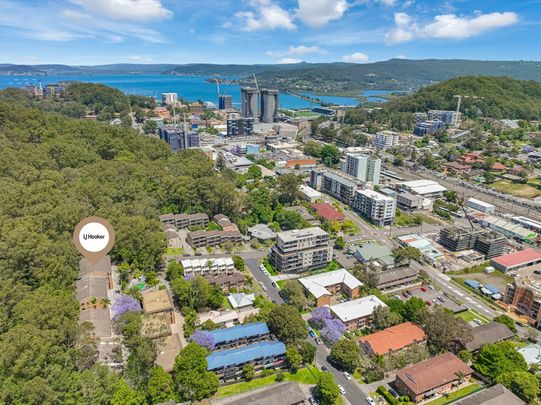 Peaceful Location - Close to all amenities - Photo 1