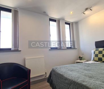 1 bedroom in a flat share to rent - Photo 3