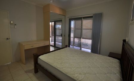 MOVE STRAIGHT IN! - Renovated 1x1 + Extras - Photo 2