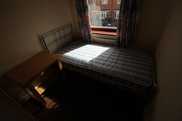 5 Bed Student Accommodation - Photo 1