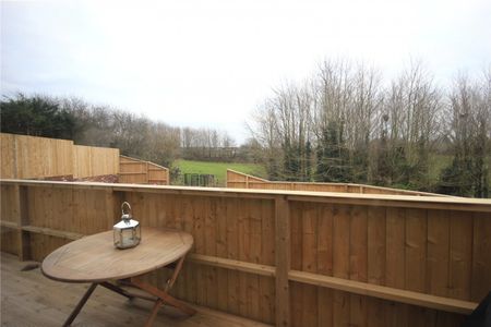 Elmcroft Crescent, - Photo 5