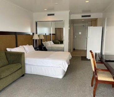 Takapuna Apartment - Panoramic Sea Views - Photo 1