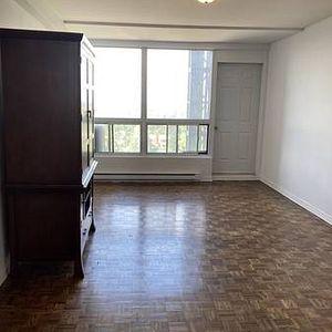 ** Lease transfer** Grand 3 1/2 Monkland, in-unit laundry, A/C - Photo 2