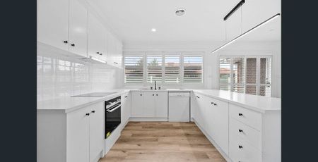 The Perfect Blend of Practicality and Style - Photo 4