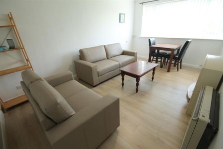 Lonsdale Court, Jesmond - Photo 2