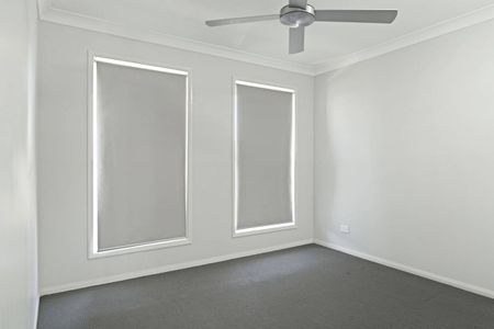 Modern 3-Bedroom, 2-Bath Home with Open-Plan Living & Private Courtyard in Glenvale - Photo 3