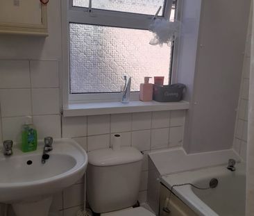 Room in a Shared House, Haydn Road, NG5 - Photo 6