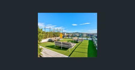 Charming Urban Living in South Brisbane - Photo 3