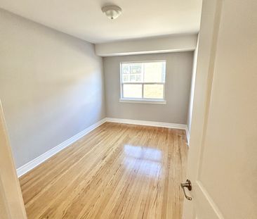 For Lease - 11 Thirty Third Street Unit# 304, Toronto, Ontario - Photo 2