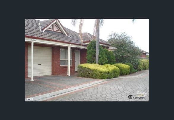 Lovely 2 Bedroom Unit - Photo 1