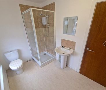 2 Bedroom Apartment To Let - Photo 2