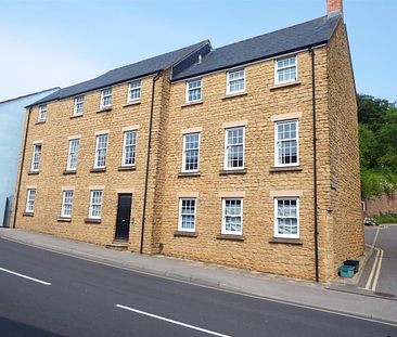Pithers Court, North Street, Crewkerne - Photo 2
