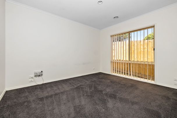 Charming Three Bedroom Unit in Prime Langwarrin Location - Photo 1