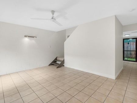 CHARMING TWO BEDROOM TOWNHOUSE ON CITY FRINGE - Photo 3