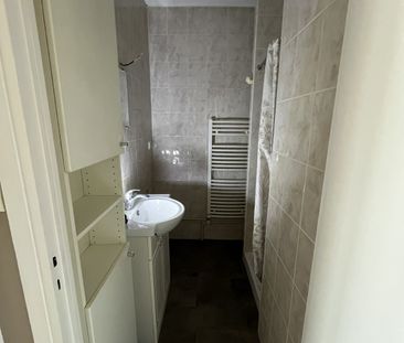 VENISSIEUX, T2 au 3ème étage + Garage + cave - Photo 3