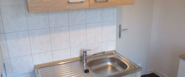 5213 - 2-Zimmer-Obergschosswohnung mit moderner EBK und Balkon! - Photo 1