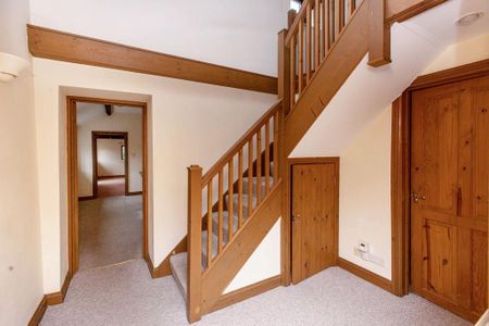 2 bedroom barn conversion to rent - Photo 2