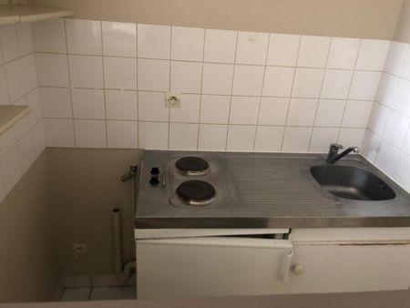 Location Appartement 1 pièce 40m² TOURS 37000 - Photo 3