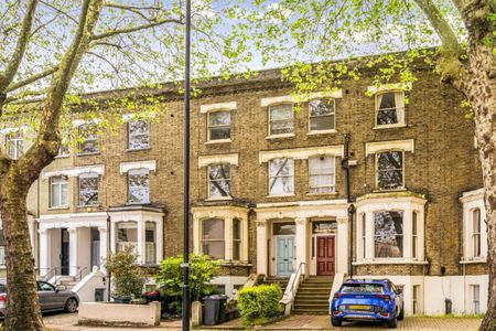 Chiswick High Road, W4, London - Photo 3