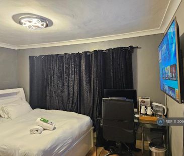 1 bedroom in a house share to rent - Photo 6