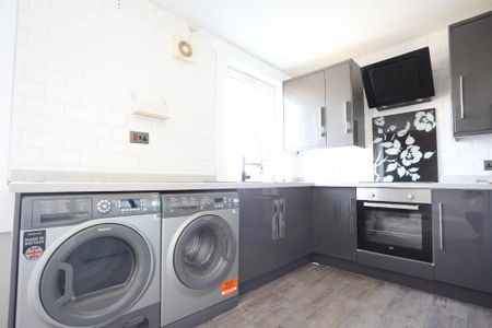 5 bedroom flat to rent - Photo 5