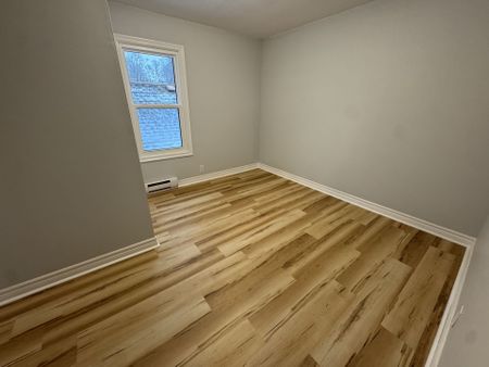 For Lease - 396 Oxford Avenue Unit# 2, Fort Erie, Ontario - Photo 5