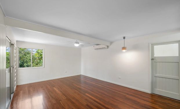 THIS NEAT AND TIDY HOME OFFERS 3 SPACIOUS BEDROOMS WITH OUTDOOR ENTERTAINMENT! - Photo 1