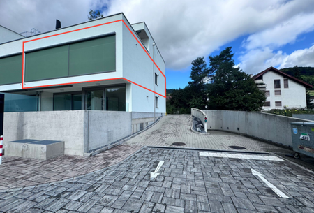 Moderne 4.5-Zimmer-Wohnung, 1. OG, mit Loggia und Wintergarten - Foto 3