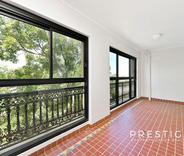 TWO BEDROOM APARTMENT IN SOUGHT AFTER COMPLEX - Photo 5
