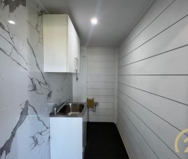 Modern 3 Bedroom Family Home! - Photo 6