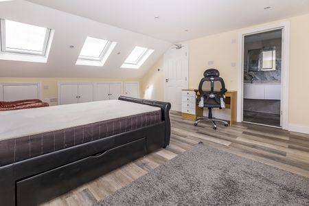 6 bedroom semi-detached house to rent - Photo 3