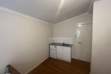 4 & 8/29 Hutton Street, - Photo 4