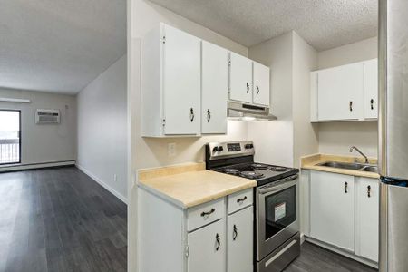2 Bedroom - Photo 5