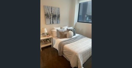 Bright North facing with City Centre views - Photo 3