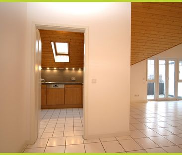 Dachgeschoss TRAUM mit Loggia, Einbauküche und Tiefgaragenstellplät... - Foto 6