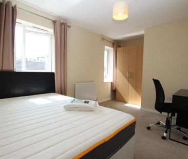 *** STUDENT HOUSE *** A large SIX bedroom student house available f... - Photo 5