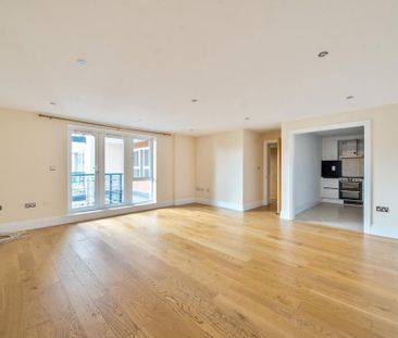 2 bedroom flat to rent - Photo 2