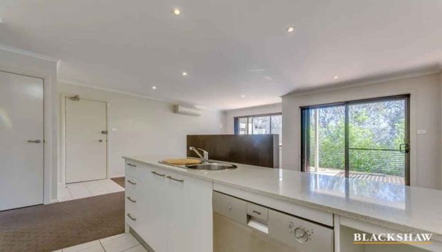 Two Bedroom Apartment In Prime Location - Photo 1