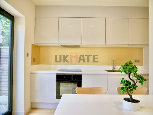 YOHO White City Westway Room 1 Room 2 Room 3 Room 4 - Photo 1