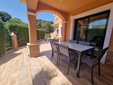 Luxury 4 room Detached House for rent in Campoamor, Spain - Photo 5