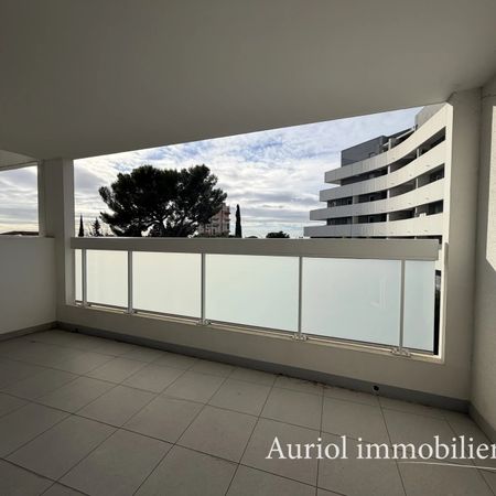 Location Appartement 3 pièces 56m² MARSEILLE 12ème - Photo 3