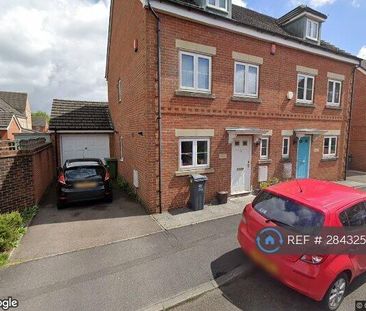 3 bedroom semi-detached house to rent - Photo 5