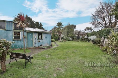 4 Malcolm Court, Mount Waverley - Photo 5