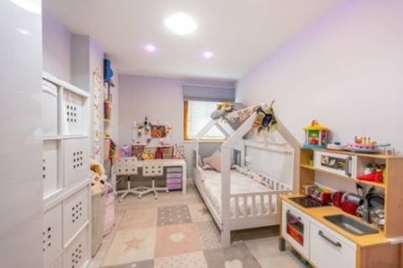 2 Bed Flat, Donnington Road, NW10 - Photo 4